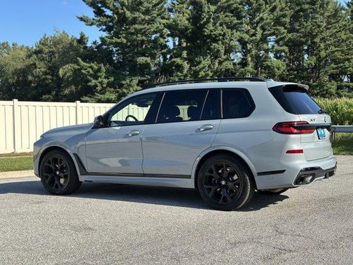 2025 BMW X7 xDrive40i
