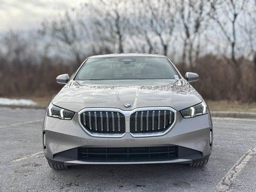 2025 BMW 530 i xDrive