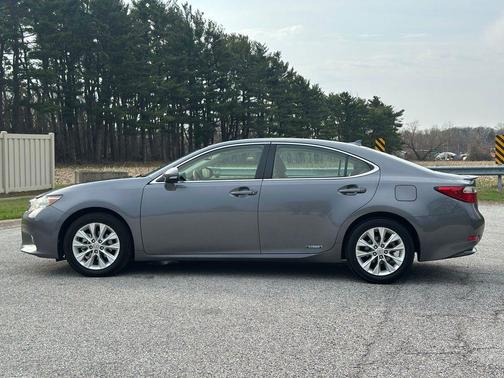 Gray 2013 Lexus ES 300h Base