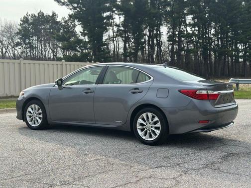Gray 2013 Lexus ES 300h Base