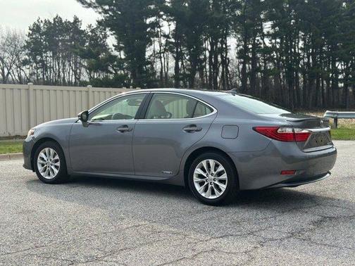 Gray 2013 Lexus ES 300h Base