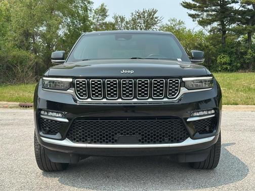 2023 Jeep Grand Cherokee Summit
