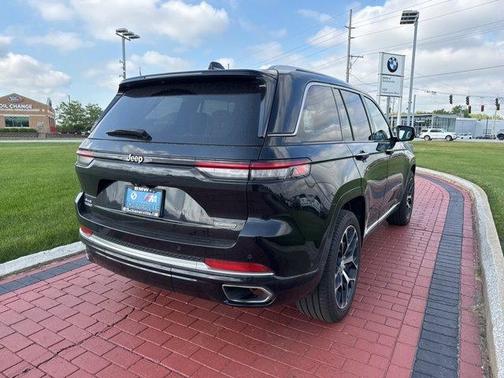 2023 Jeep Grand Cherokee Summit