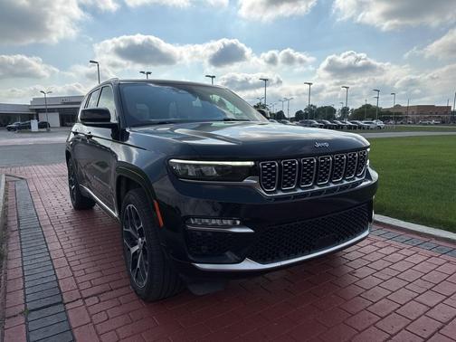 2023 Jeep Grand Cherokee Summit