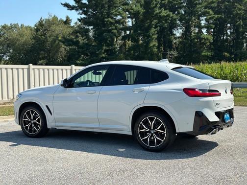 2023 BMW X4 xDrive30i