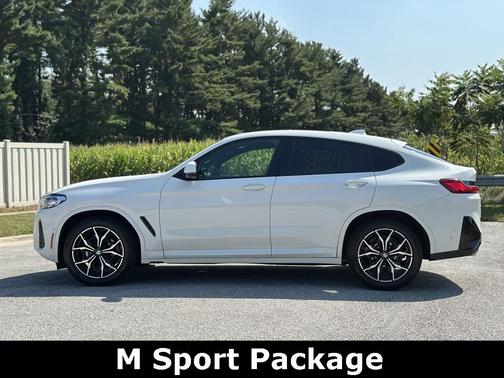 2023 BMW X4 xDrive30i