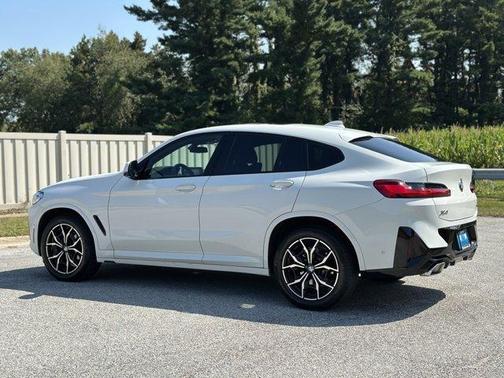 2023 BMW X4 xDrive30i