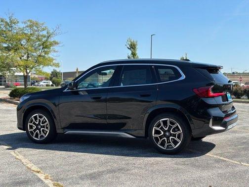 Black Sapphire Metallic 2026 BMW X1 xDrive28i