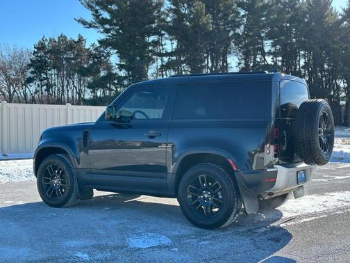 2023 Land Rover Defender 90 S