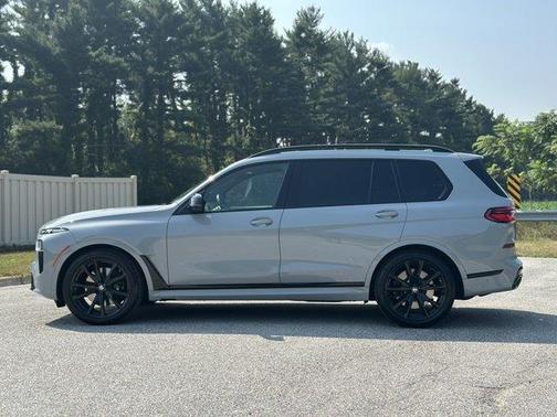 2024 BMW X7 M60i