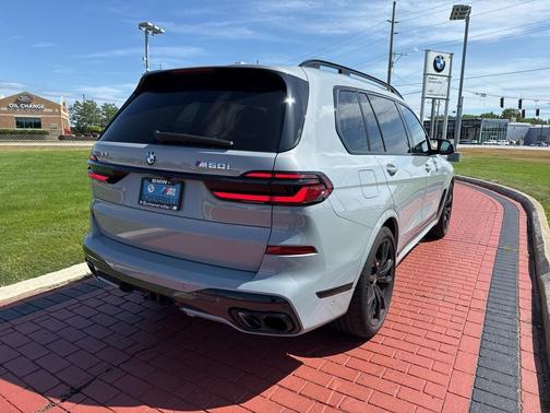 2024 BMW X7 M60i