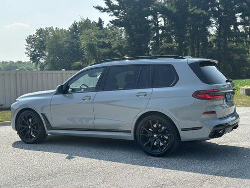2024 BMW X7 M60i