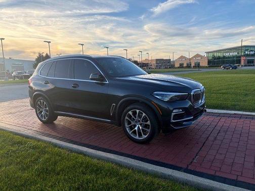 Dark Graphite Metallic 2021 BMW X5 sDrive40i