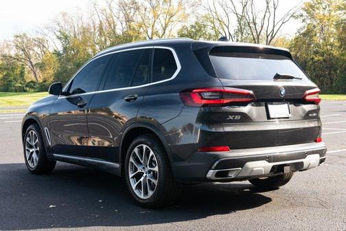 Dark Graphite Metallic 2021 BMW X5 sDrive40i