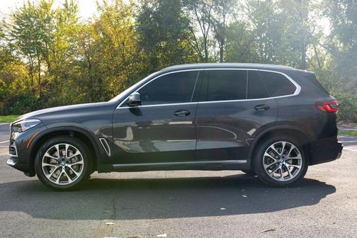 Dark Graphite Metallic 2021 BMW X5 sDrive40i