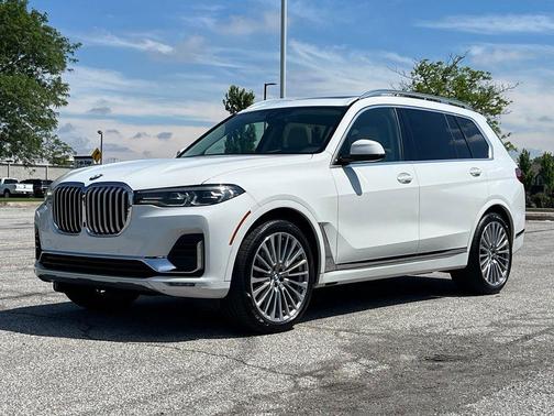 Alpine White 2021 BMW X7 xDrive40i