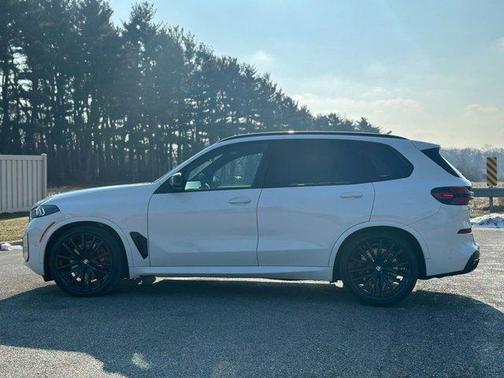 2026 BMW X5 M60i