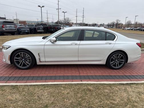 2022 BMW 750 i xDrive