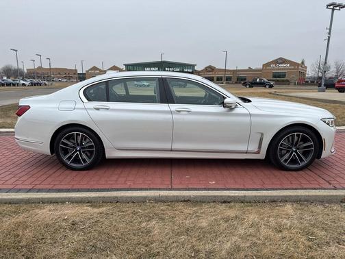 2022 BMW 750 i xDrive