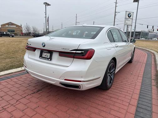 2022 BMW 750 i xDrive