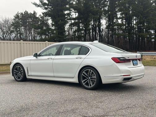 2022 BMW 750 i xDrive