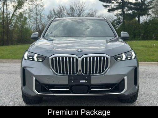 Gray Metallic 2026 BMW X5 xDrive40i