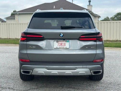 Gray Metallic 2026 BMW X5 xDrive40i