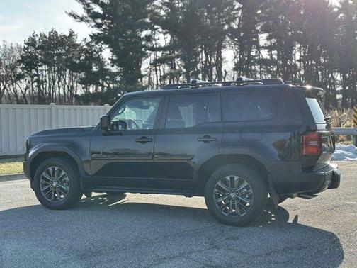 2025 Toyota Land Cruiser 