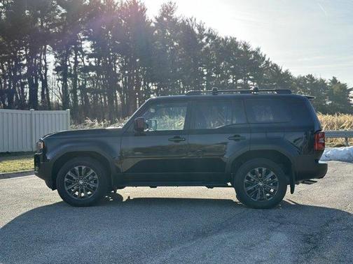 2025 Toyota Land Cruiser 