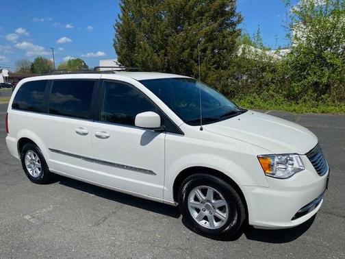 2012 Chrysler Town & Country Touring