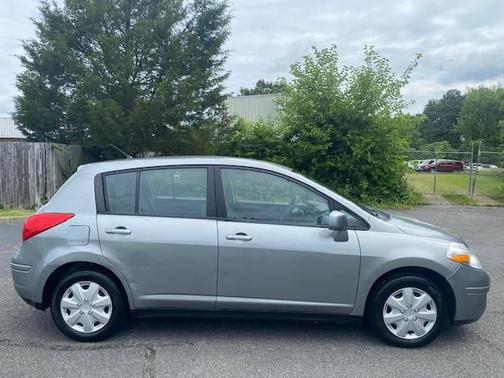 2011 Nissan Versa 1.8 S