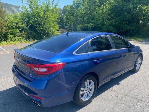 2017 Hyundai SONATA SE