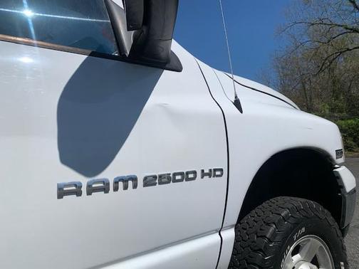 White 2004 Dodge Ram 2500 SLT Quad Cab