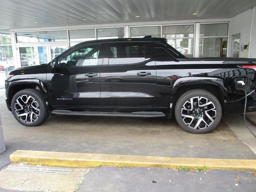 2024 Chevrolet Silverado EV First-Edition RST 4WD