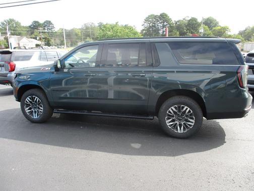 2026 Chevrolet Suburban Z71, 4WD