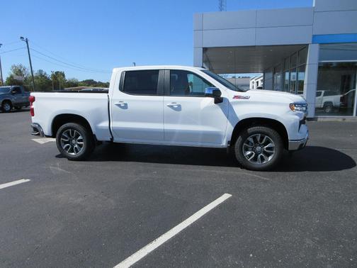 Summit White 2026 Chevrolet Silverado 1500 LT