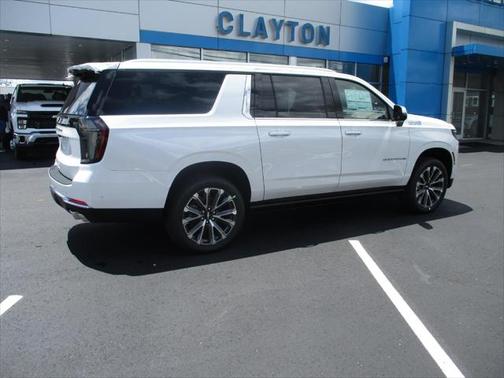 2025 Chevrolet Suburban 4WD High Country