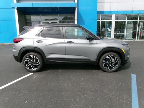 Sterling Gray Metallic 2026 Chevrolet Trailblazer RS