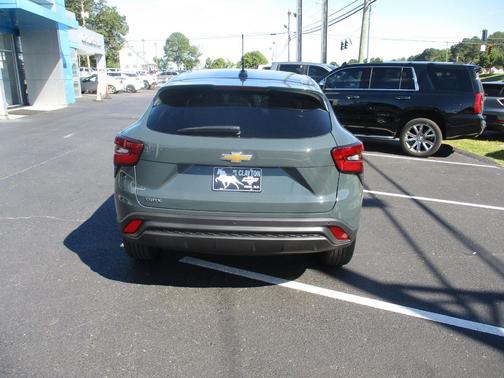2025 Chevrolet Trax LS