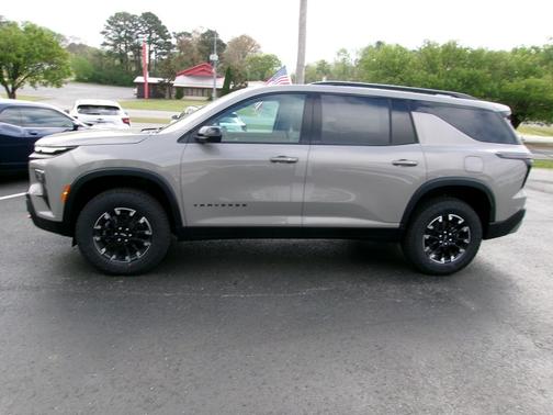 Sandstone Gray 2026 Chevrolet Traverse AWD Z71