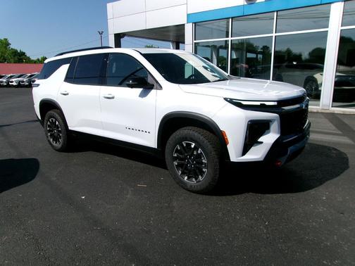 Polar White Tricoat 2026 Chevrolet Traverse AWD Z71