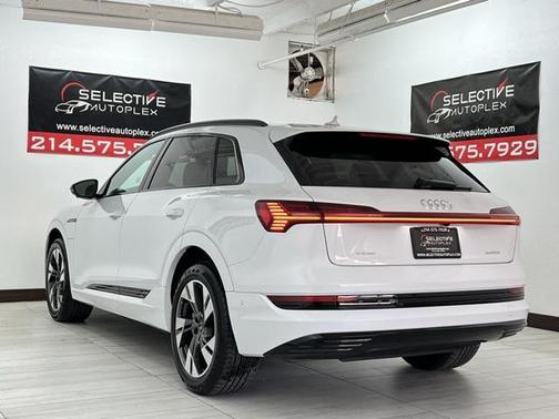 2022 Audi e-tron Premium