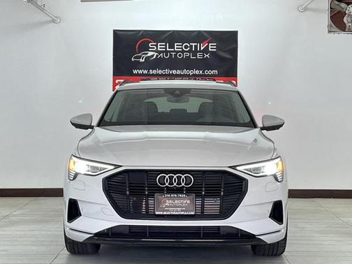 2022 Audi e-tron Premium