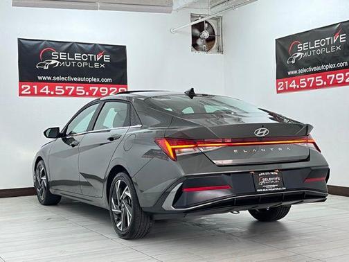 2025 Hyundai ELANTRA SEL