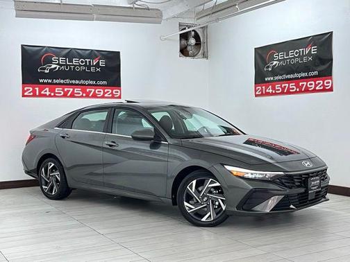 2025 Hyundai ELANTRA SEL