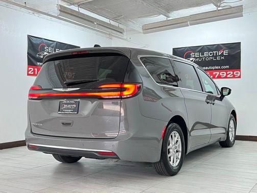 2025 Chrysler Pacifica L