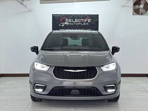 2025 Chrysler Pacifica L