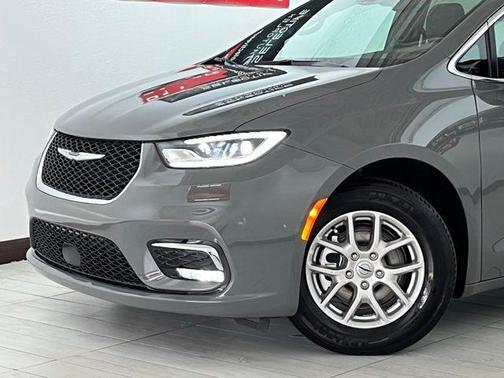 2025 Chrysler Pacifica L