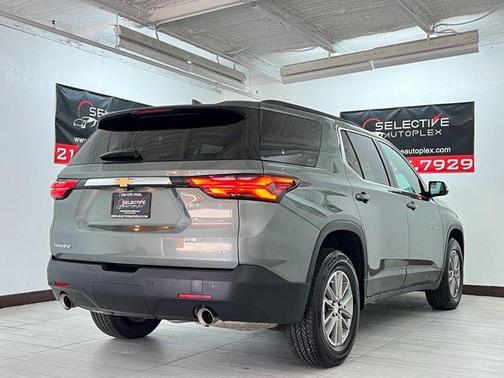 2023 Chevrolet Traverse LT Cloth