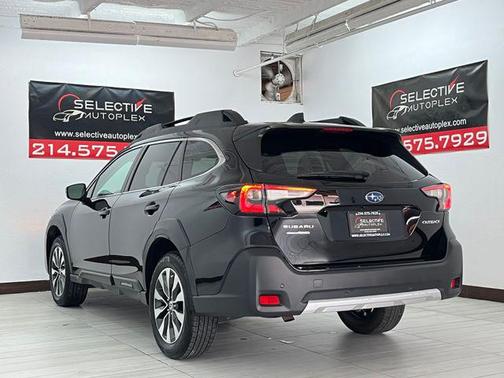Crystal Black Silica 2024 Subaru Outback Limited